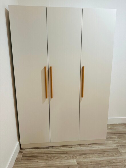 Building Photo - 2707 Cridge St