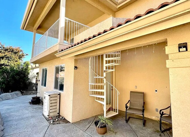 Building Photo - 5302 Doble Aguila Way
