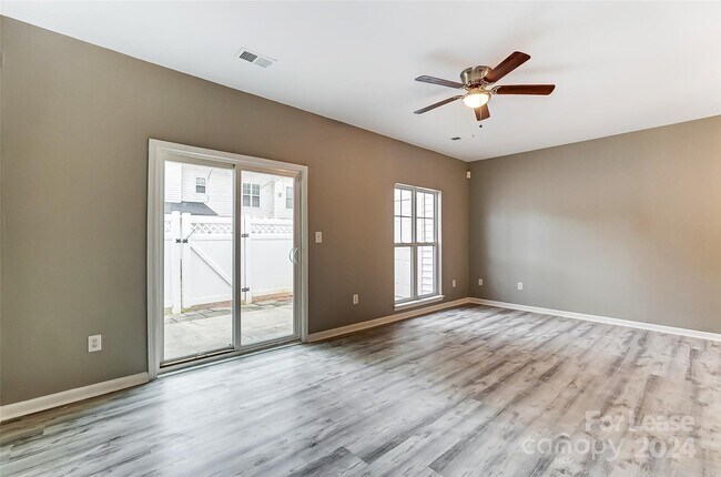 Building Photo - 6429 Mallard View Ln