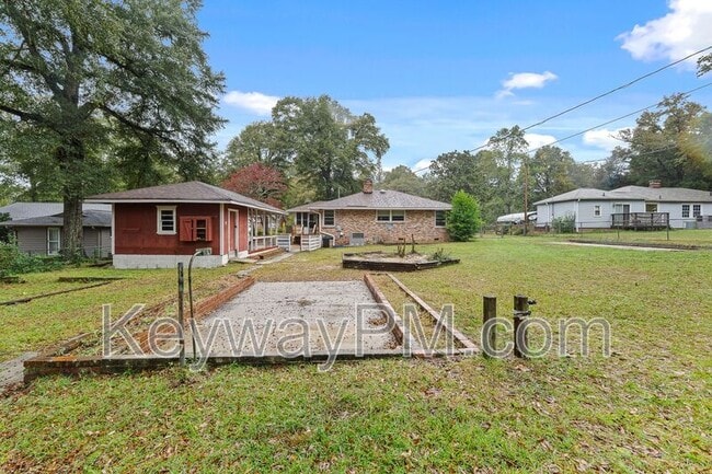 Building Photo - 13 Erskine Ln