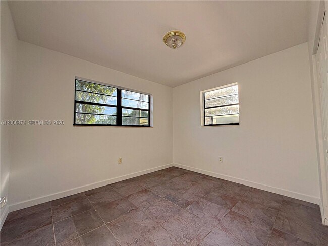 Building Photo - 7110 Custer St