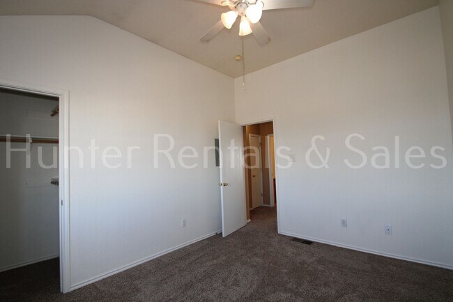 Building Photo - Don't Miss Out!