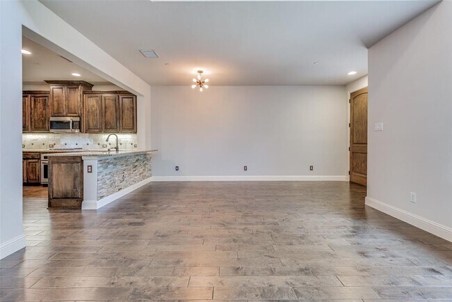 Building Photo - 4646 Rhett Ln