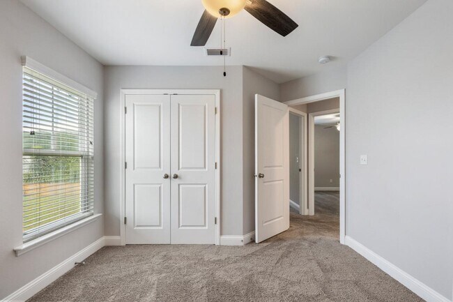 Building Photo - 3809 Ardmore Ln