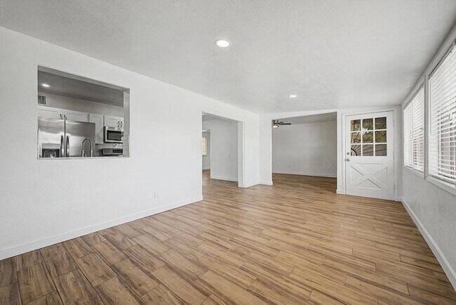 Building Photo - 3519 W Orchid Ln