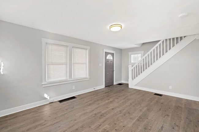 Building Photo - 3001 Home Ave