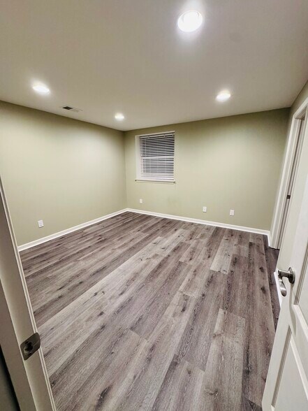 Building Photo - 32 Wagoneers Ln