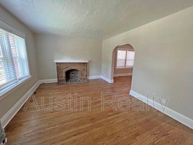 Building Photo - 7316 Lindell Blvd