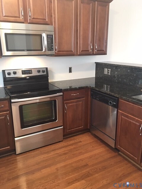 Building Photo - 7474 Pebble Lake Dr