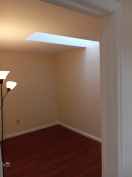 Building Photo - 735 N 12th St