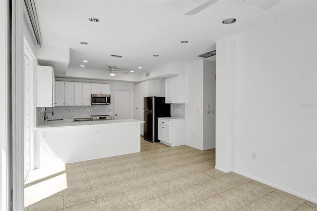 Building Photo - 2800 Casey Key Rd