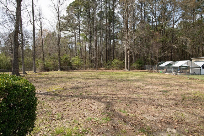 Building Photo - 374 Union Chapel Church Rd