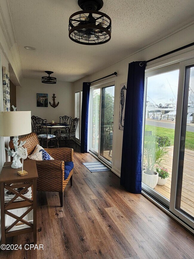 Building Photo - 4726 Bay Point Rd