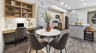 Building Photo - 8877 Lakes at 610 Dr