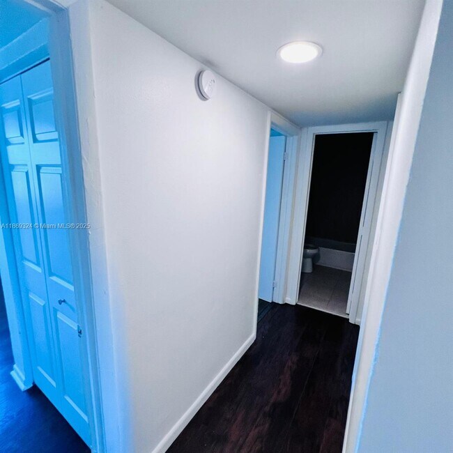 Building Photo - 5721 Blueberry Ct