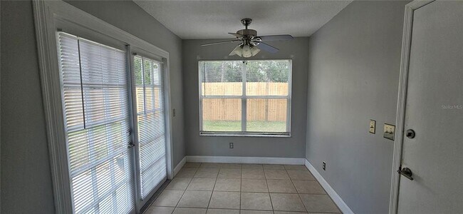 Building Photo - 2625 Spring Valley Cir