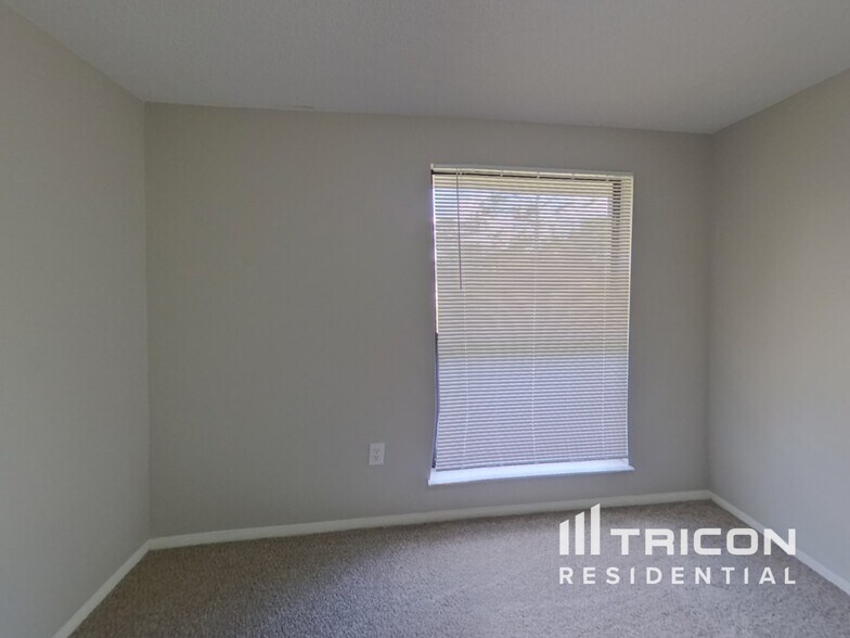 Building Photo - 305 Minneola Dr