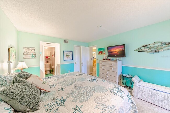 Building Photo - 400 Cerromar Cir N