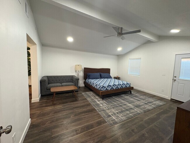 Building Photo - 380 Utah Ave