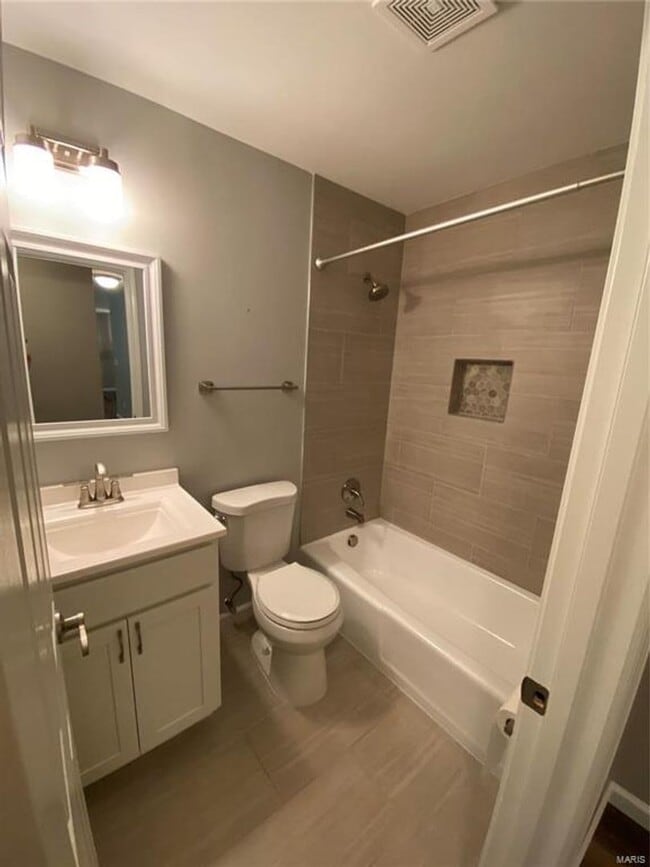 Building Photo - 762 La Feil Dr