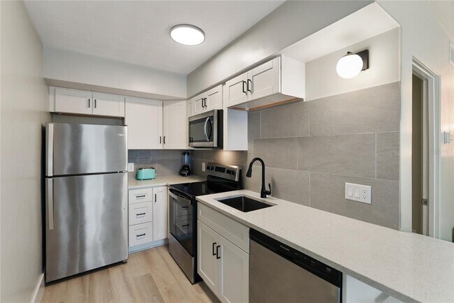 Building Photo - 974 Tennessee Ln