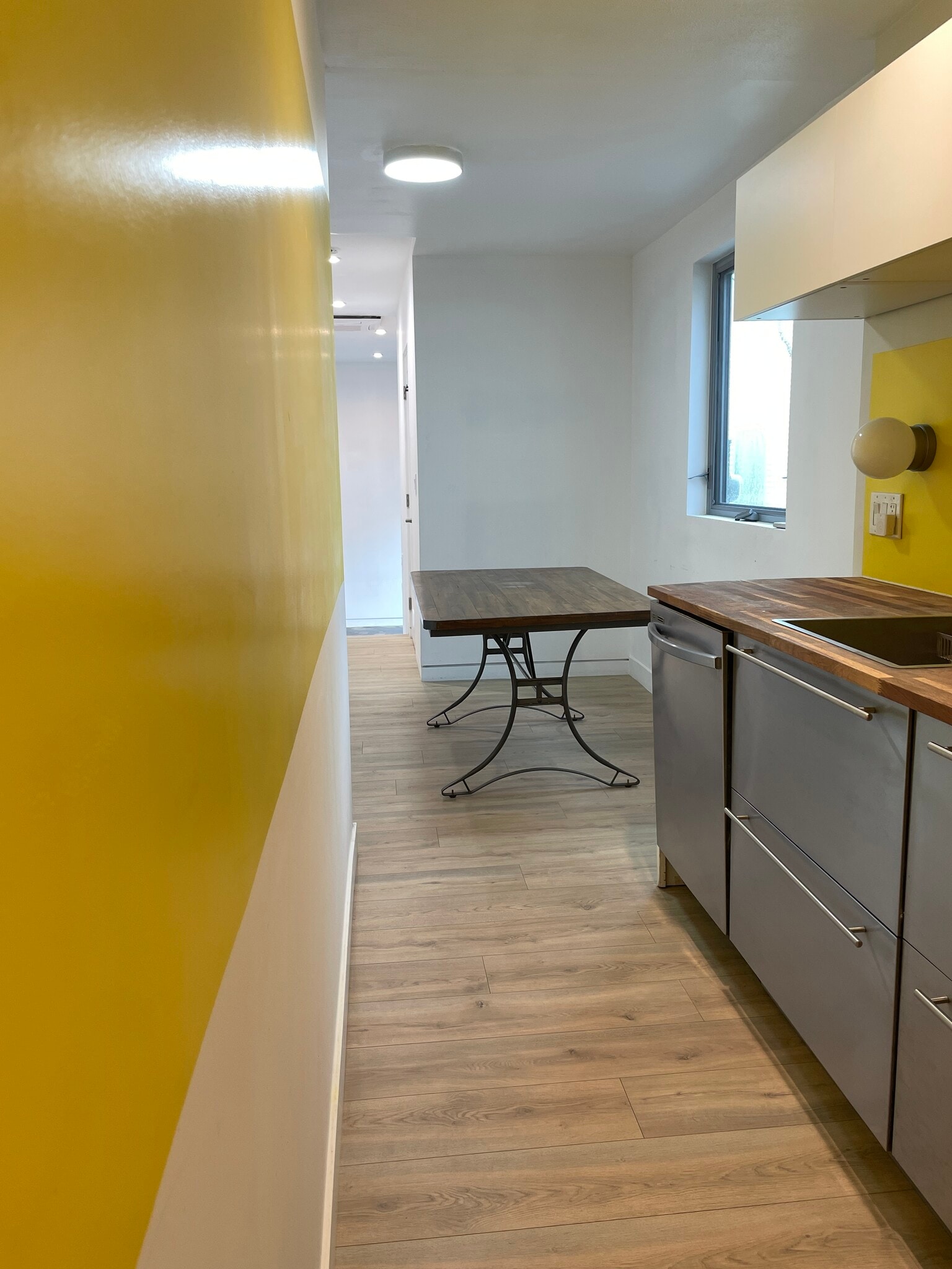 Kitchen - 2725 Dalton Ave