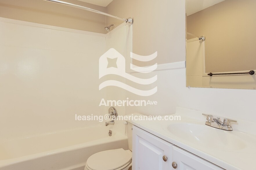 Building Photo - 2310 McKinney St