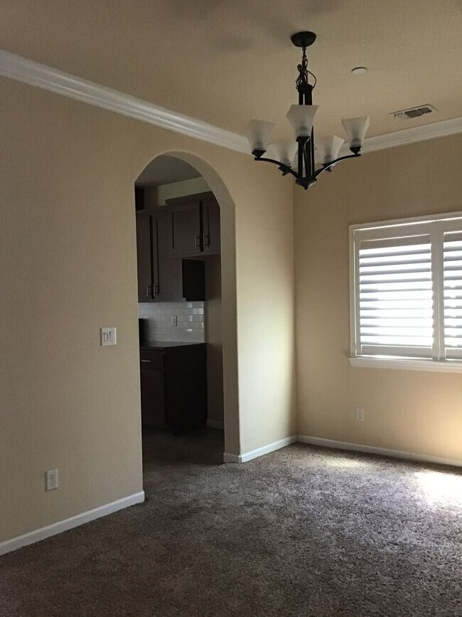 Building Photo - Beautiful Home - $200.00 of first month's rent