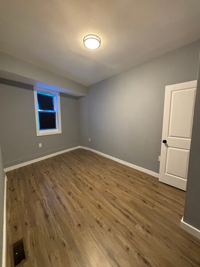 Building Photo - 812 Clinton Ave