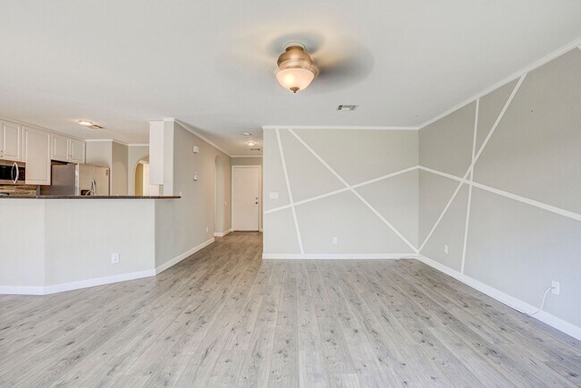 Building Photo - Status: Accepting Applications