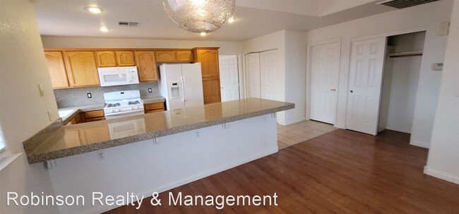 Building Photo - 2 br, 2 bath House - 3327 Erva St. Unit # 201