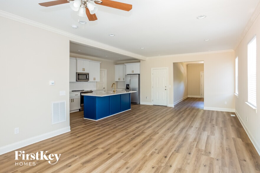 Building Photo - 1254 Pless St NW