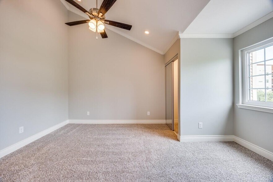 Building Photo - 5325 Bent Tree Forest Dr