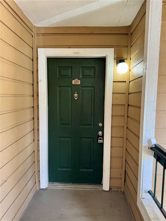 Building Photo - 5533 Chrishire Way