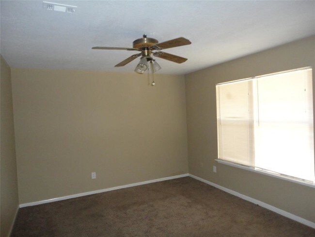 Building Photo - 5607 Golden Grove Dr