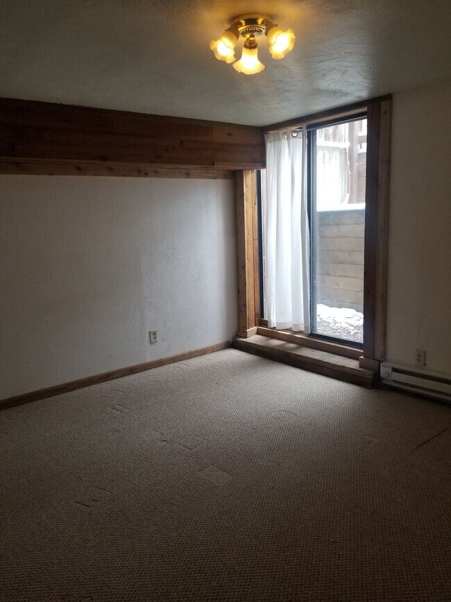 Building Photo - 2653 Juniper Ave