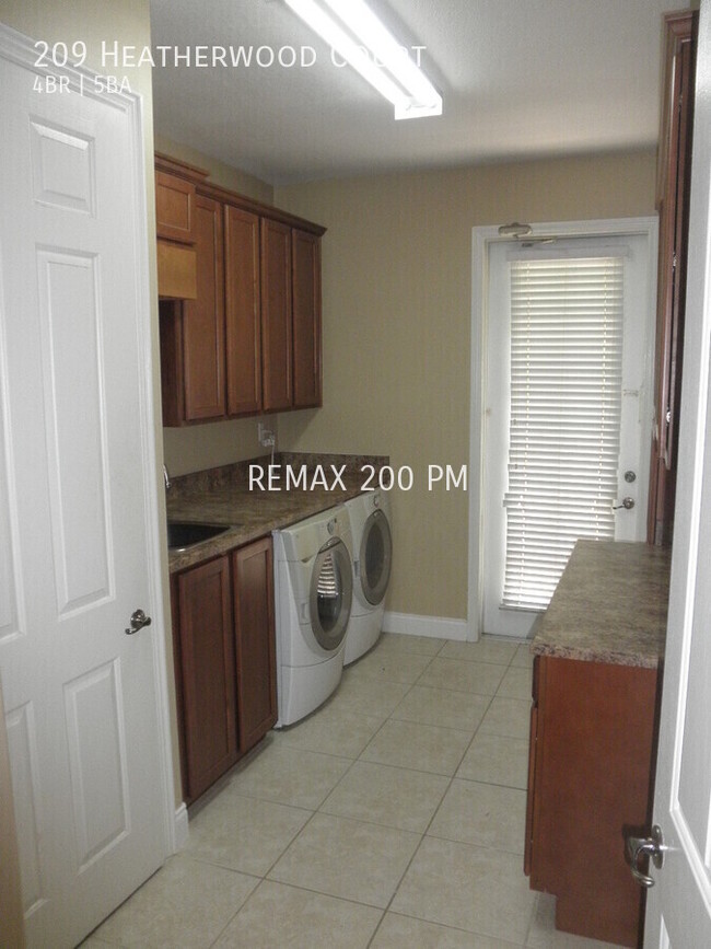 Building Photo - 209 Heatherwood Ct