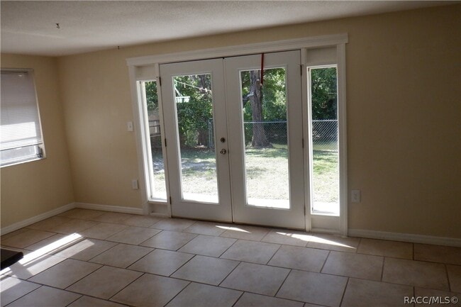 Building Photo - 7234 Cherry Laurel Dr