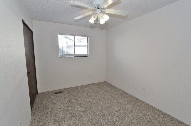 Building Photo - 2412 Robert Ave