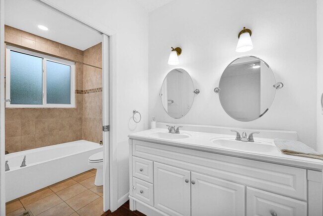 Building Photo - 21385 Marina Cove Cir