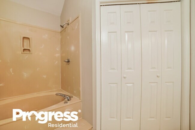 Building Photo - 8672 Debbie Kay Ln