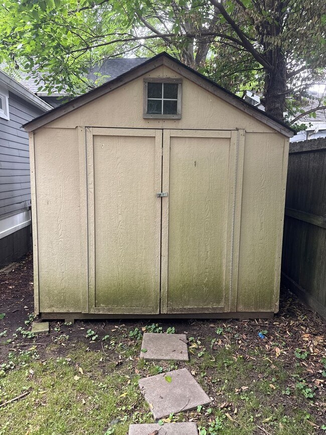 Building Photo - Renovated 3BR/2BA Home in Cleveland Park – Minutes to Downtown Nashville!