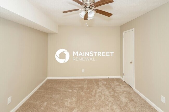 Building Photo - 3 Bedroom Pet-Friendly Home in Birmingham, AL with Main Street Renewal