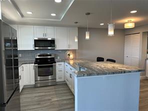 Building Photo - 12500 Capri Cir N