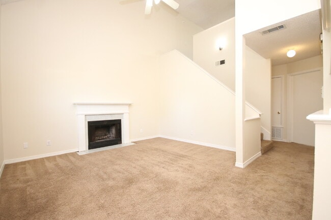 Building Photo - Spacious 3BR/2BA Home in West Pensacola – ...