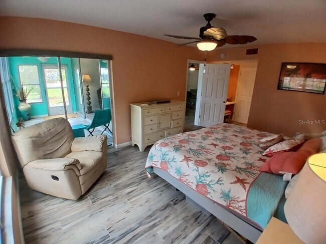 Building Photo - 10350 Imperial Point Dr W