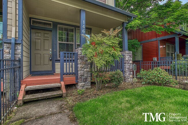 Building Photo - Contemporary 2 Bed 2.5 Bath Townhome in Hi...