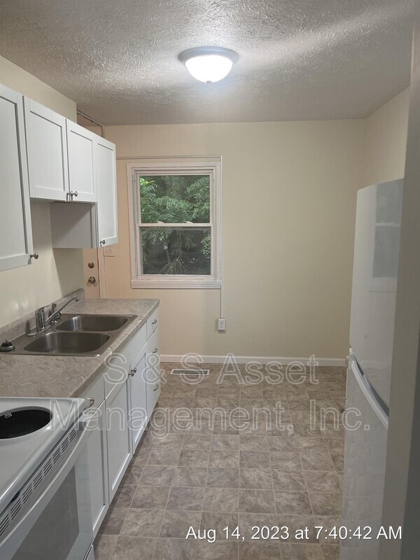 Building Photo - 1235 Glenn St