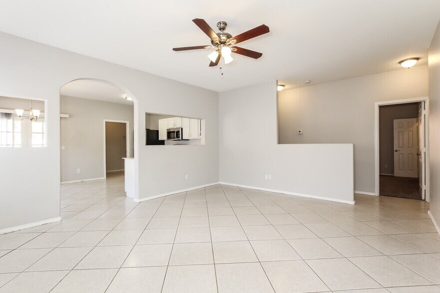 Building Photo - 6622 W Riva Rd