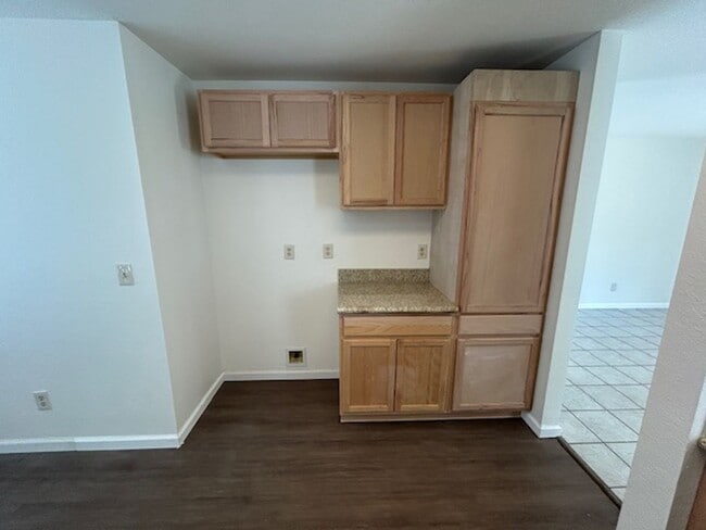 Building Photo - Newly Remodeled